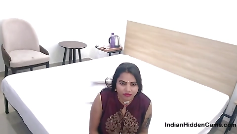 Horny Indian Bhabhi Hot Sex With College Boy In Hotel