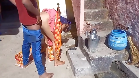 Deshi Village Bhabhi Outdoor Hindi Sex