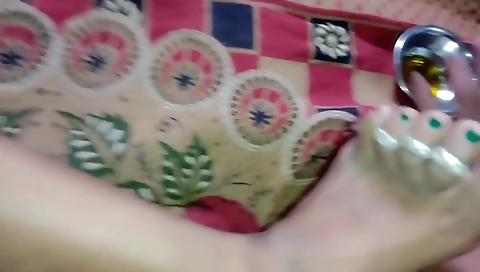 Indian Newly Marriage Couple Hardcore Sex With Vegetable Hindi Sex Video